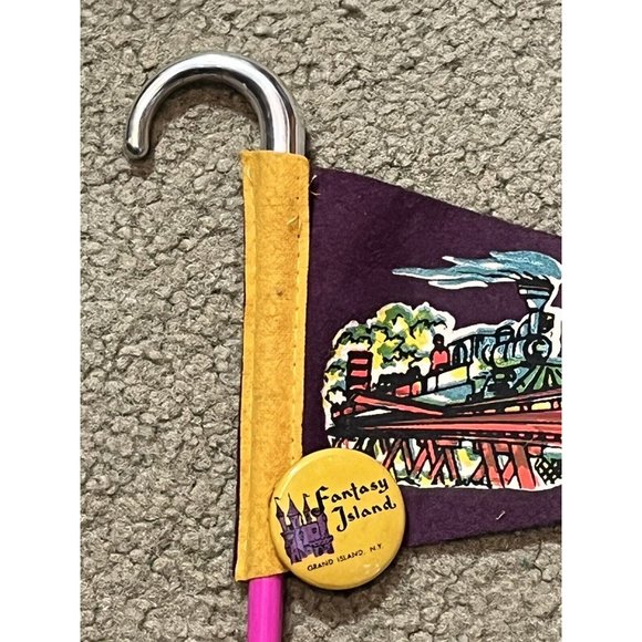 1960's Felt Pennant & Pin & Pencil Fantasy Island Amusement Park Grand Island NY - Picture 4 of 4